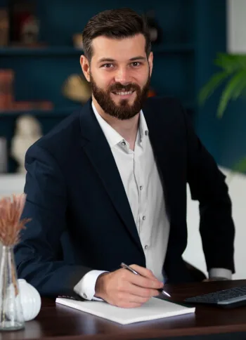 Our Financial Experts The Team  Member Solution. - wellbet