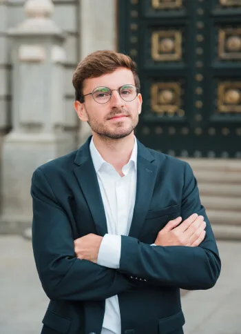 Our Financial Experts The Team  Member Solution. - wellbet